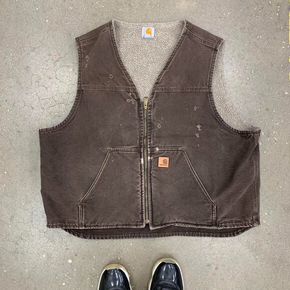 Vintage Distressed Carhartt Brown Sherpa-lined jacket V26 DKB